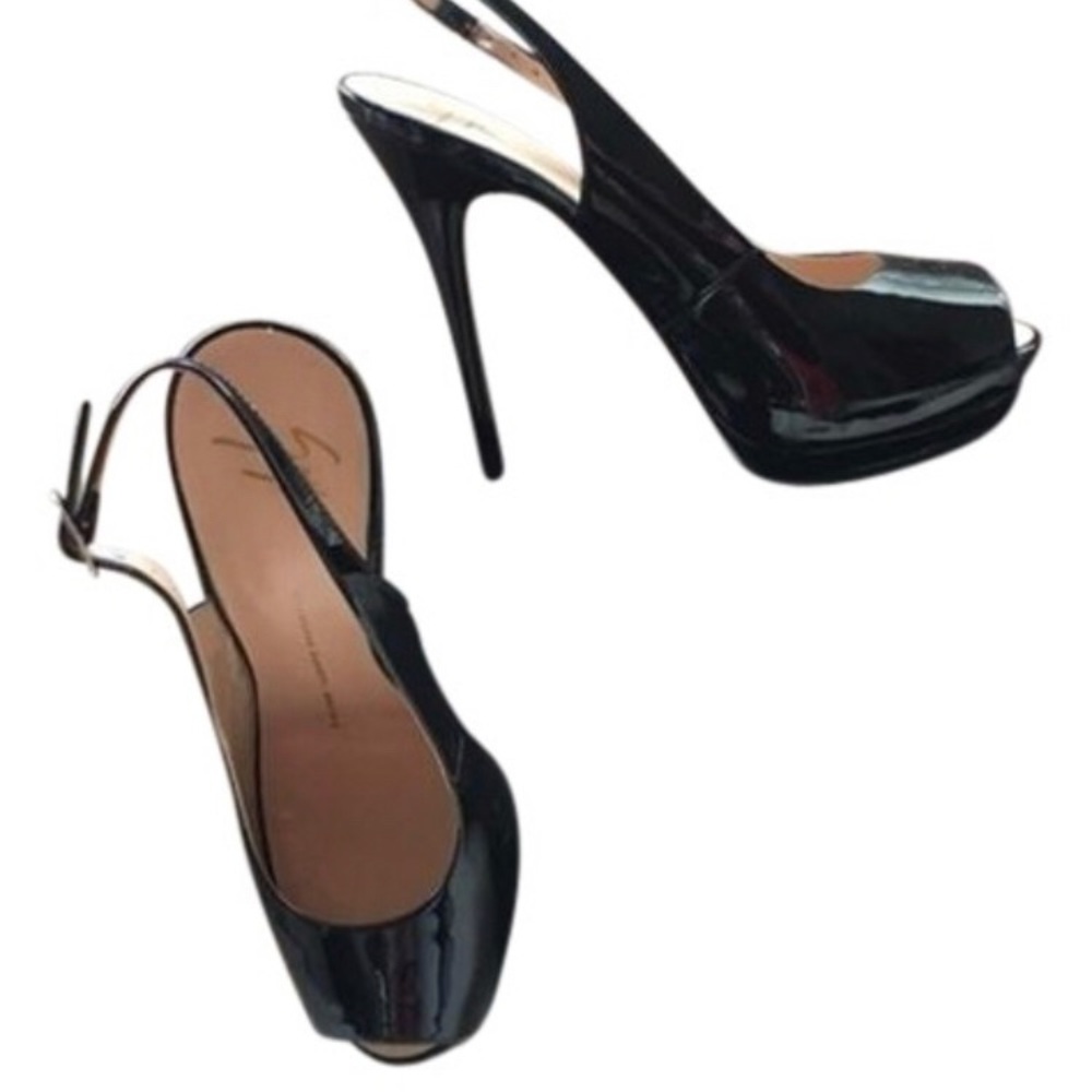 Giuseppe Zannoti Black opened toe pattern leather size 7.5